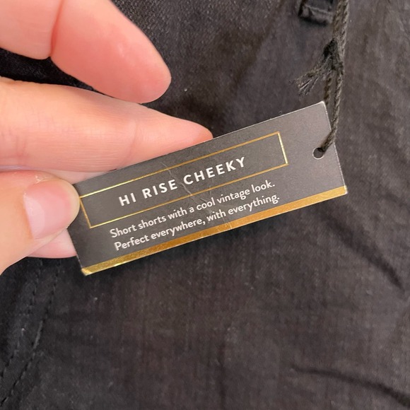 REFUGE By CHARLOTTE RUSSE Short Womens 20 Hi Rise Cheeky Distressed Black NWT - Picture 8 of 8